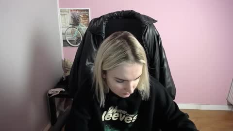 viktoria_lovely online show from March 31, 7:20 am