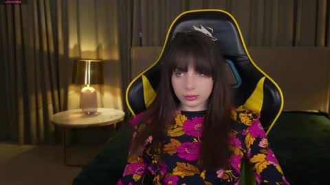 Snapshot of viktoria_storm chatting on December 5, 11:05 am Alisa online show from December 5, 11:05 am