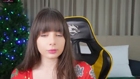 Snapshot of viktoria_storm chatting on December 8, 4:28 pm Alisa online show from December 8, 4:28 pm