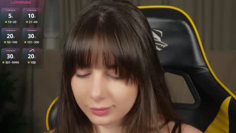 Snapshot of viktoria_storm chatting on December 15, 4:26 pm Alisa online show from December 15, 4:26 pm