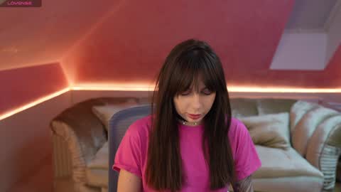 Snapshot of viktoria_storm chatting on December 21, 7:27 pm Alisa online show from December 21, 7:27 pm