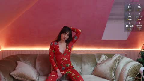 Snapshot of viktoria_storm chatting on December 27, 3:37 pm Alisa online show from December 27, 3:37 pm