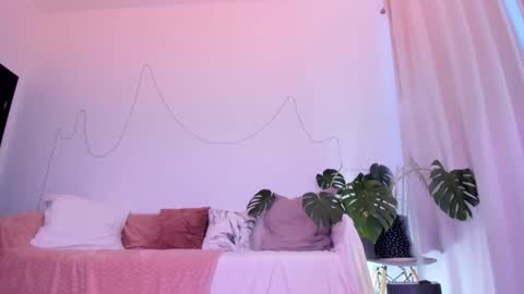 Vikky online show from February 2, 9:19 am