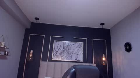 Victoria online show from December 2, 9:43 pm