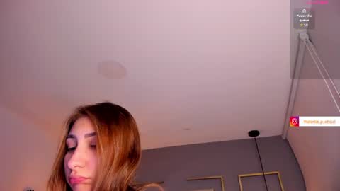 Snapshot of vikypetiteee chatting on June 26, 12:59 am Victoria online show from June 26, 12:59 am