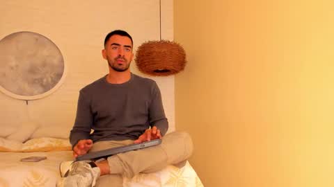 VINCE online show from December 1, 5:01 am