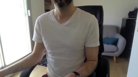 Snapshot of vince_du_80 chatting on May 21, 12:23 pm Vince online show from May 21, 12:23 pm