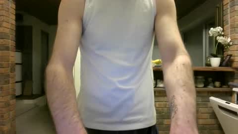 Snapshot of vince_du_80 chatting on June 7, 3:54 am Vince online show from June 7, 3:54 am
