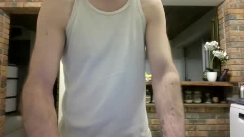Snapshot of vince_du_80 chatting on June 9, 4:02 am Vince online show from June 9, 4:02 am