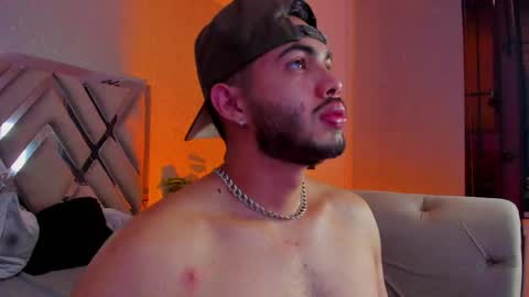 Snapshot of vincentblack_ chatting on May 28, 7:00 pm Vincent online show from May 28, 7:00 pm