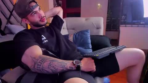 Snapshot of vincentblack_ chatting on June 11, 2:00 am Vincent online show from June 11, 2:00 am