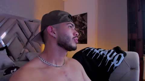 Snapshot of vincentblack_ chatting on June 14, 2:24 am Vincent online show from June 14, 2:24 am