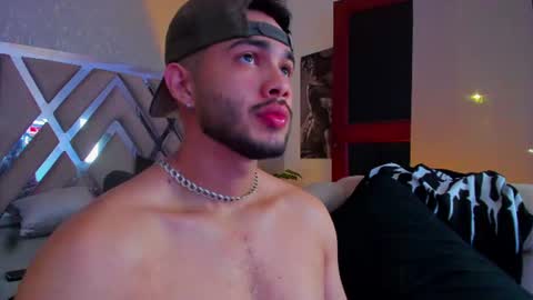 Snapshot of vincentblack_ chatting on June 19, 3:00 am Vincent online show from June 19, 3:00 am