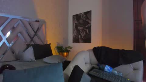 Snapshot of vincentblack_ chatting on June 20, 7:27 pm Vincent online show from June 20, 7:27 pm