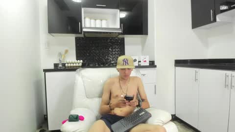 Snapshot of vincenthunter chatting on December 2, 12:41 am Vincent online show from December 2, 12:41 am