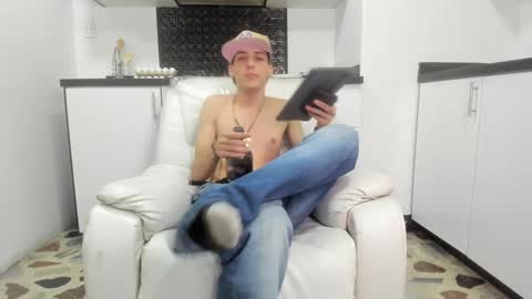 Snapshot of vincenthunter chatting on December 4, 11:46 pm Vincent online show from December 4, 11:46 pm