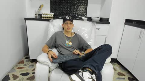 Snapshot of vincenthunter chatting on December 11, 9:45 pm Vincent online show from December 11, 9:45 pm