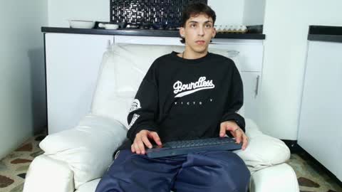 Snapshot of vincenthunter chatting on January 28, 10:12 pm Vincent online show from January 28, 10:12 pm