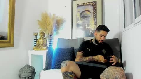 Vincent Sartori online show from August 6, 8:55 pm