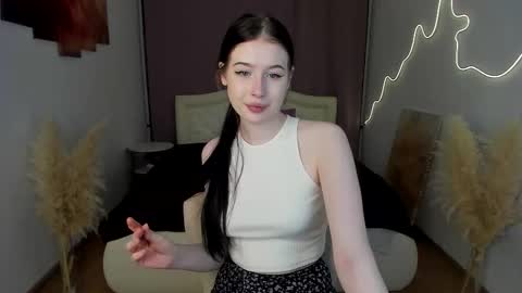 Snapshot of vinessa_coy chatting on February 1, 7:34 pm Vinessa online show from February 1, 7:34 pm