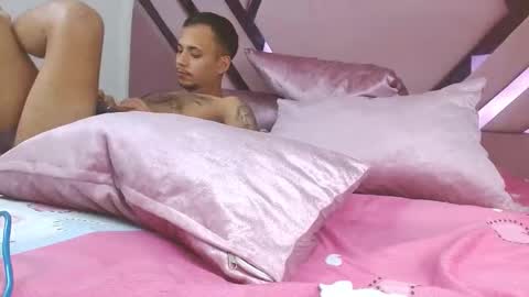 vinitryjhonson online show from October 19, 5:19 am