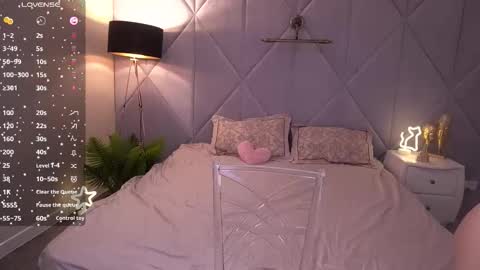 Snapshot of vinnasky chatting on November 25, 7:41 am Milla online show from November 25, 7:41 am