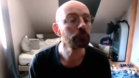 Snapshot of vins7451 chatting on March 20, 10:20 am vins online show from March 20, 10:20 am