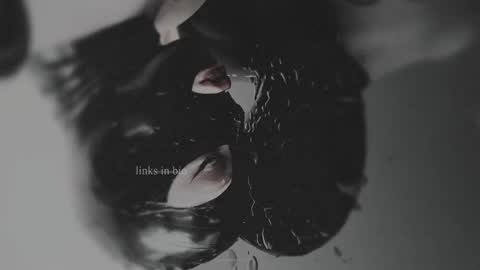 Diva Silvia online show from February 2, 11:30 am