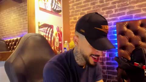 ---Vinzen--- online show from November 15, 6:48 pm