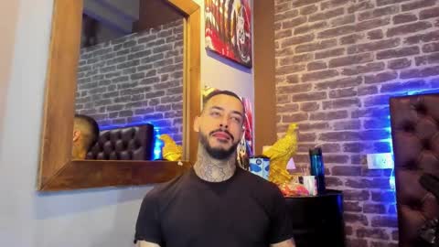 Snapshot of vinzenzrizzo chatting on February 4, 4:29 am ---Vinzen--- online show from February 4, 4:29 am