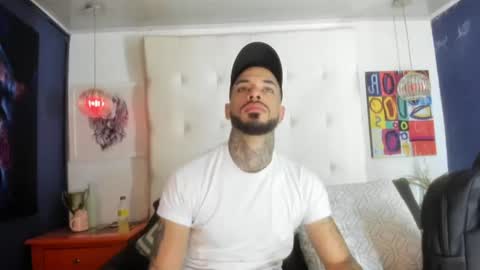 Snapshot of vinzenzrizzo chatting on July 6, 3:14 am ---Vinzen--- online show from July 6, 3:14 am