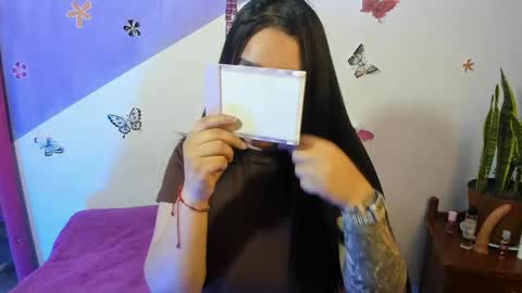 Snapshot of vio_let_ chatting on June 1, 7:21 am Daniela online show from June 1, 7:21 am