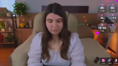 Snapshot of viola__shy chatting on May 18, 4:07 am Viola online show from May 18, 4:07 am