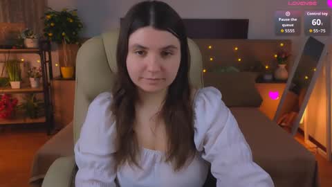 Snapshot of viola__shy chatting on May 26, 9:55 pm Viola online show from May 26, 9:55 pm