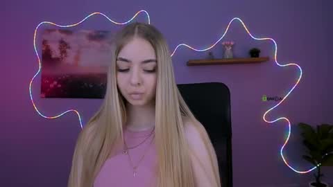 viola_sweet_ online show from May 23, 9:02 am