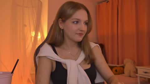 Snapshot of violamore chatting on July 3, 6:58 pm violamore online show from July 3, 6:58 pm