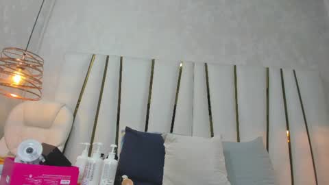 Snapshot of violeet_gray chatting on July 22, 11:24 am violeet_gray online show from July 22, 11:24 am