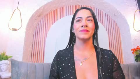 Snapshot of violeet_scottt chatting on May 15, 10:33 am Violette online show from May 15, 10:33 am