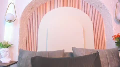 Snapshot of violeet_scottt chatting on June 2, 10:28 am Violette online show from June 2, 10:28 am