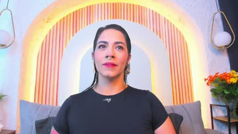Snapshot of violeet_scottt chatting on June 6, 10:42 am Violette online show from June 6, 10:42 am