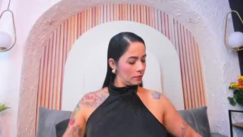 Snapshot of violeet_scottt chatting on June 11, 10:02 am Violette online show from June 11, 10:02 am