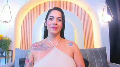 Snapshot of violeet_scottt chatting on June 15, 10:50 am Violette online show from June 15, 10:50 am