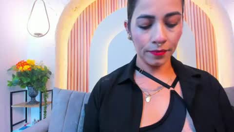 Snapshot of violeet_scottt chatting on June 18, 10:09 am Violette online show from June 18, 10:09 am