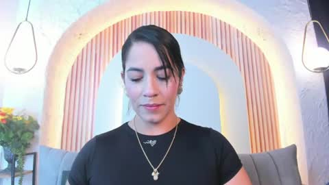 Snapshot of violeet_scottt chatting on July 3, 1:28 pm Violette online show from July 3, 1:28 pm