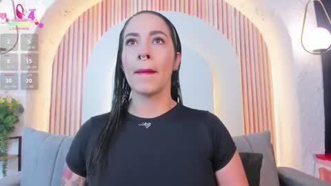 Snapshot of violeet_scottt chatting on July 21, 10:39 am Violette online show from July 21, 10:39 am