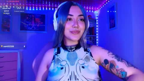 violet online show from November 25, 5:18 am