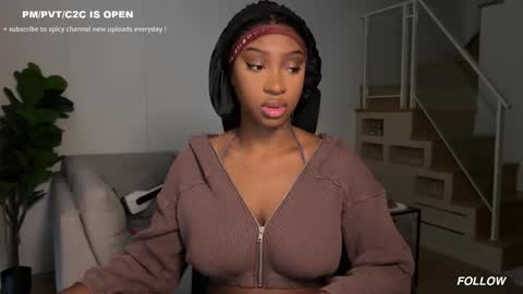 Snapshot of violet6xft chatting on March 22, 5:55 am Fantasy Black Girl online show from March 22, 5:55 am