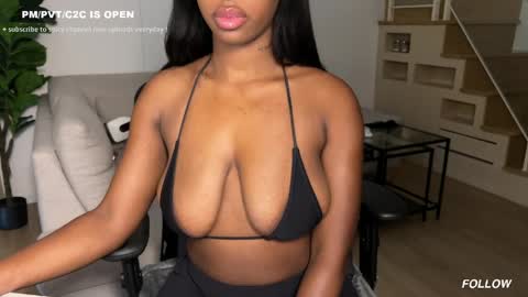 Snapshot of violet6xft chatting on March 24, 5:56 am Fantasy Black Girl online show from March 24, 5:56 am