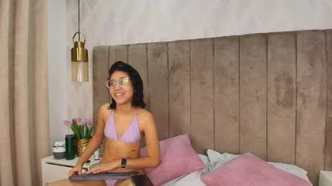 Snapshot of violet_606 chatting on April 29, 11:47 am Violeta online show from April 29, 11:47 am