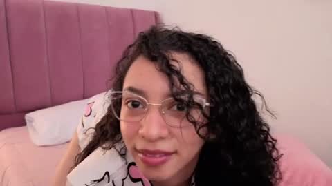 Snapshot of violet__15 chatting on June 13, 12:03 pm violet__15 online show from June 13, 12:03 pm